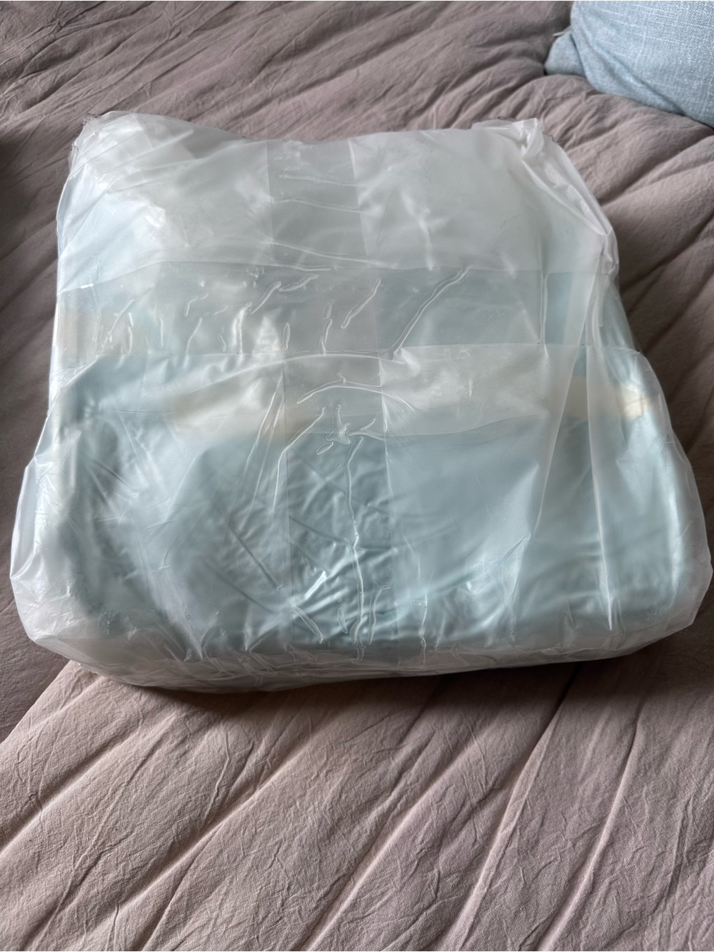 9+ skeins Soft Plush Chunky Yarn - Aqua Blue - Picture 2 of 6